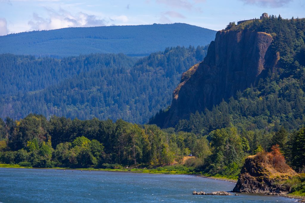 scenic views of the columbian river